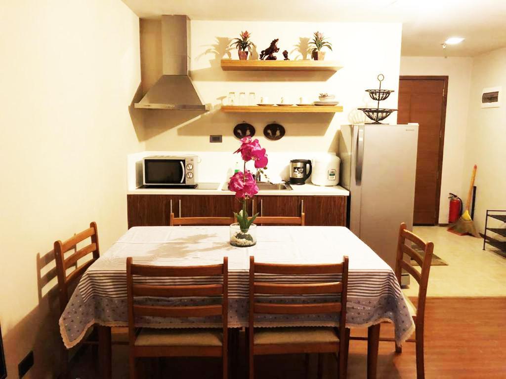 טגאיטאי Splendido Tagagtay Taal Lake Staycation Free Parking Netflix No Free Pool מראה חיצוני תמונה
