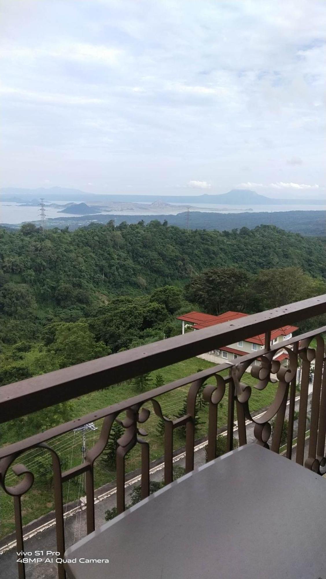 טגאיטאי Splendido Tagagtay Taal Lake Staycation Free Parking Netflix No Free Pool מראה חיצוני תמונה