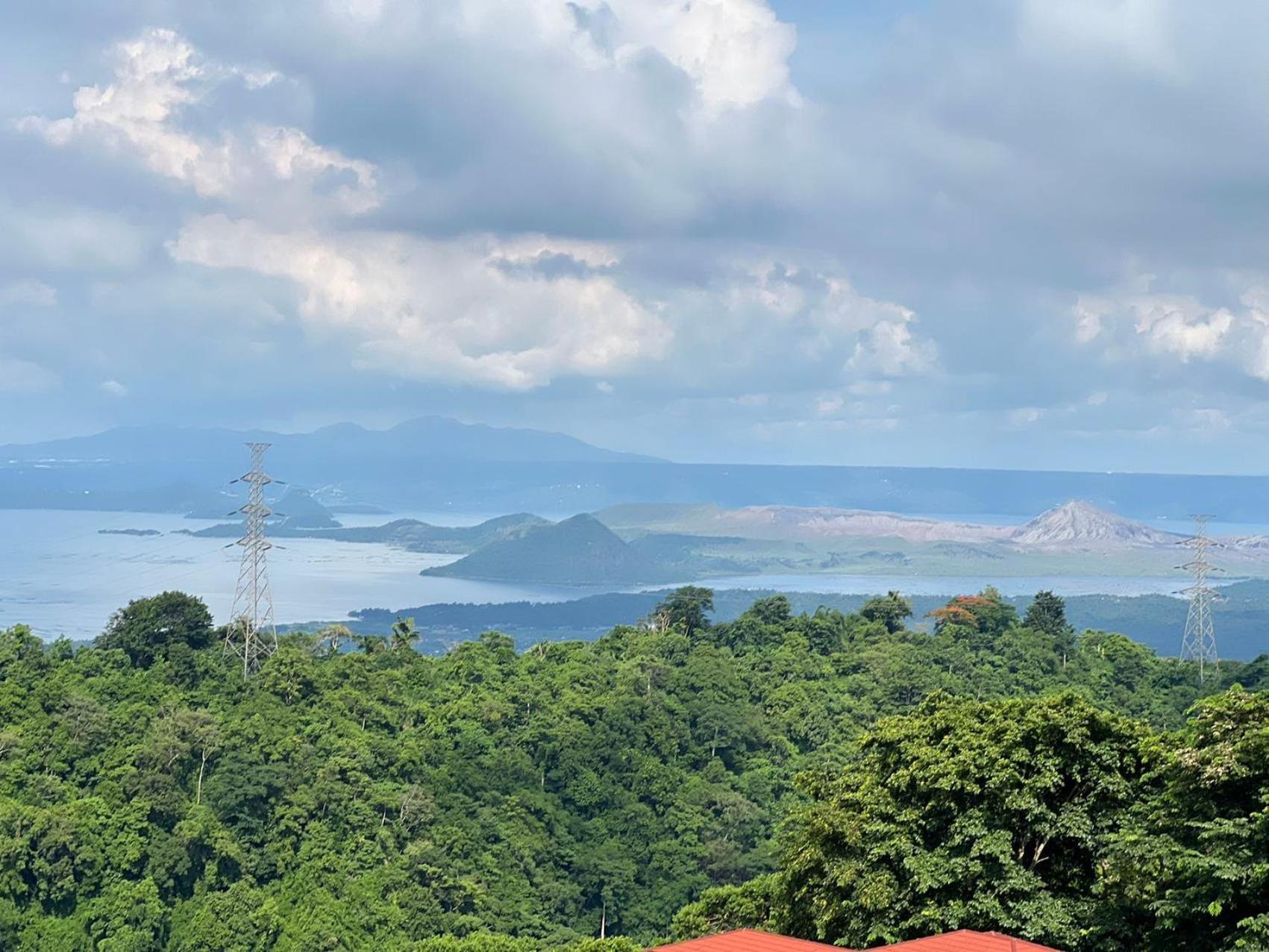 טגאיטאי Splendido Tagagtay Taal Lake Staycation Free Parking Netflix No Free Pool מראה חיצוני תמונה