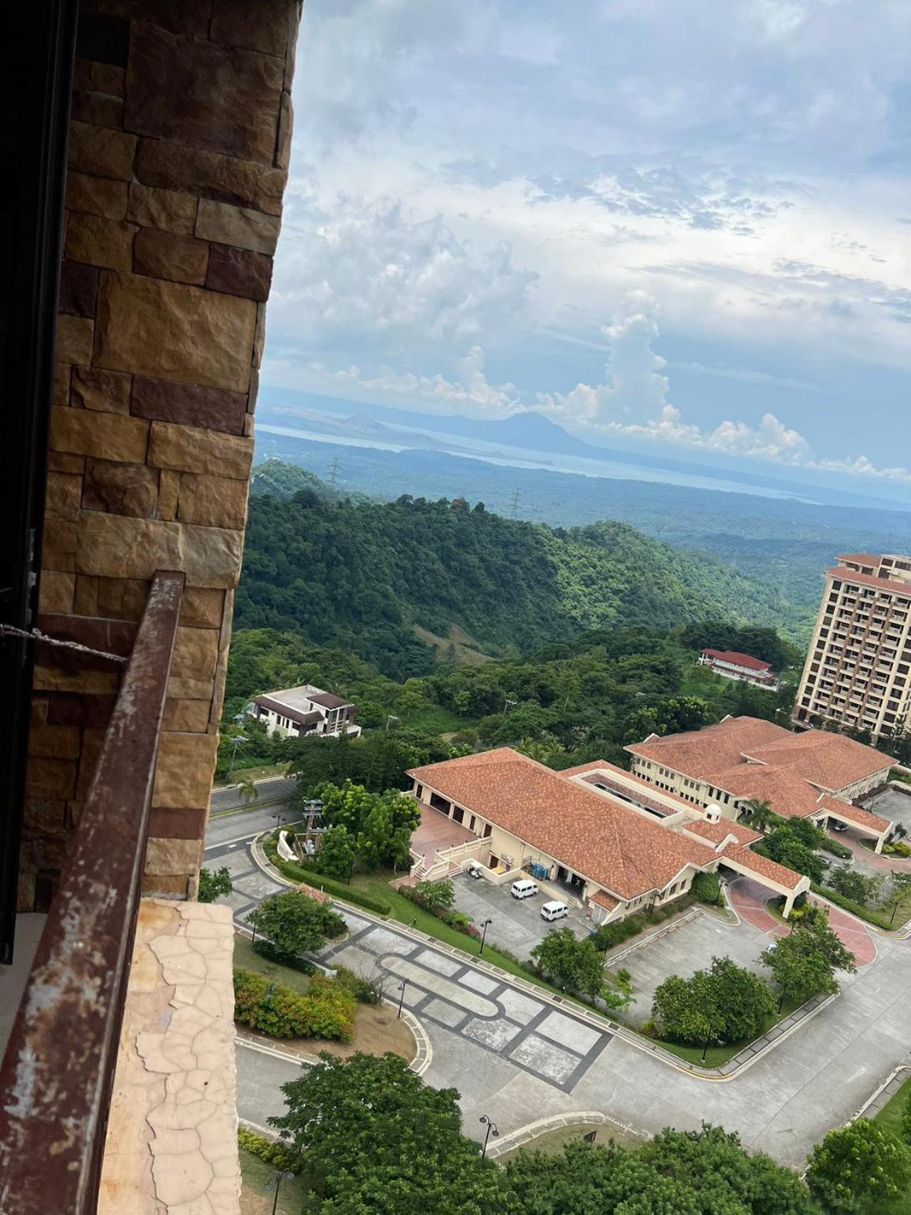 טגאיטאי Splendido Tagagtay Taal Lake Staycation Free Parking Netflix No Free Pool מראה חיצוני תמונה