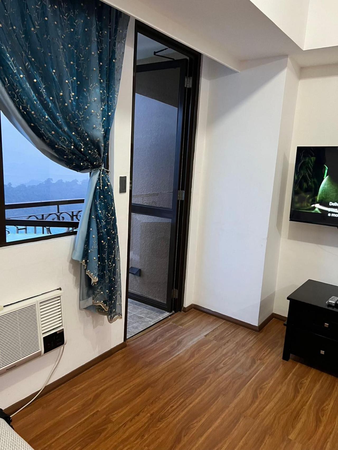 טגאיטאי Splendido Tagagtay Taal Lake Staycation Free Parking Netflix No Free Pool מראה חיצוני תמונה
